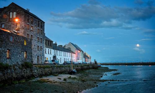 Claddagh House | Serenity