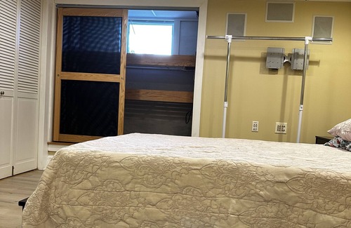 Butler Apartment | "Serenity in Butler: 2-BR Apartment with Backyard Oasis" Near NYC