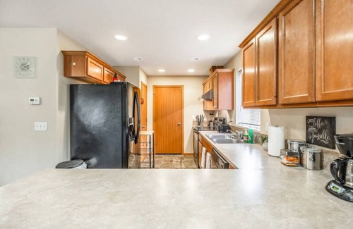 Holly House | Serenity in Prime Everett Craftsman | Near Boeing!