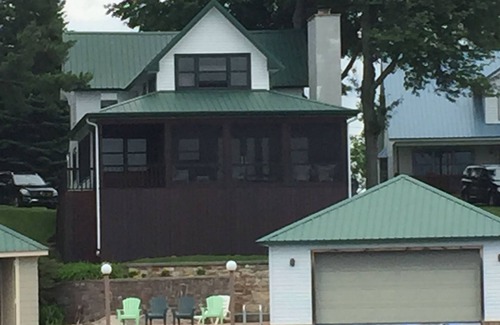 Alexandria Bay House | Serenity Now.