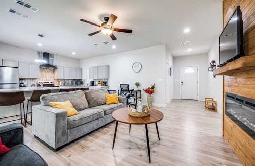 Lake Dallas House | Serenity Oasis with covered Pool Paradise near DFW airport