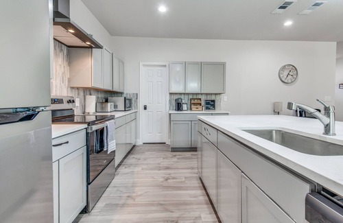 Lake Dallas House | Serenity Oasis with covered Pool Paradise near DFW airport