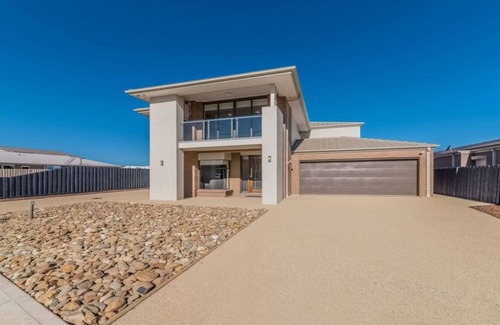 Inverloch House | Serenity on Beachcomber!