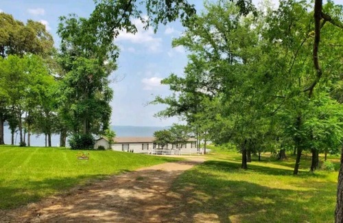 Dogwood Cabin | Serenity on the Lake. Full Private Acre. Sleeps 10
