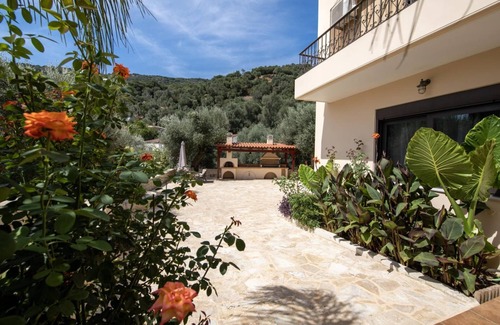 Kantanos-Selino Villa | Serenity River Villa︱a secluded paradise with pool