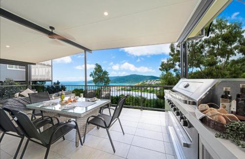 Airlie Beach House | Serenity Seas - Airlie Beach