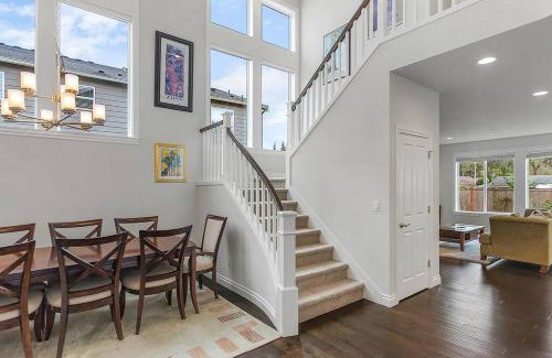 Kenmore House | Serenity Shores in Kenmore