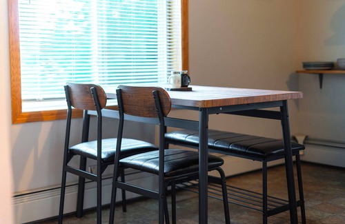 Corcoran House | Serenity suite 1-bedroom house, AC, WiFi, minutes from Minneapolis, pet friendly