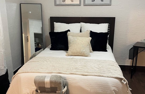 Kingston Apartment | Serenity Suite- Daytona Beach FL