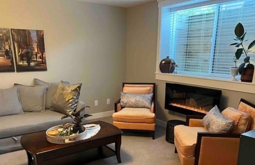 Sardis House | Serenity suite, feel at home in our home.