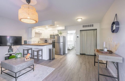 Evansville House | Serenity Suite The Luxe Oasis