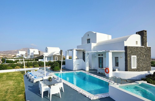 Akrotiri Villa | Serenity View Villa with Caldera view, heated pool & hot tub in private garden