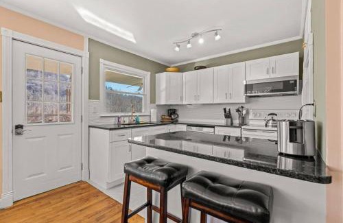 Weaverville House | Serenity Views Retreat - Close to City and Parkway!