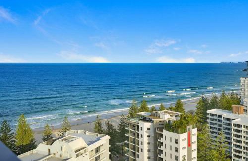 Burleigh Heads Apartment | Sereno - Luxury Ocean Views With Pool And Gym