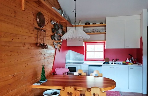 Serina Ski Chalet | Serina Chalet: Mountain Apartment with Panoramic Terrace, WiFi, and Parking