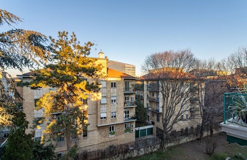 Fiera Apartment | Serra, 2br Apartment With Terrace By Halldis