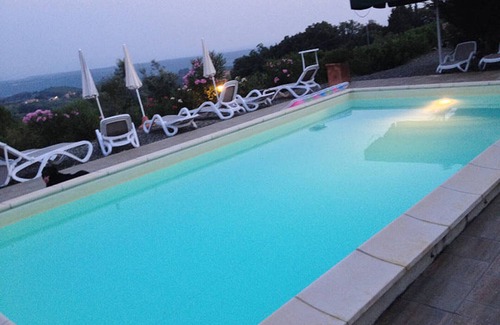 Riparbella Apartment | Serra Destri, 2-room apt. in country house, pool, panoramic, view to sea, relax