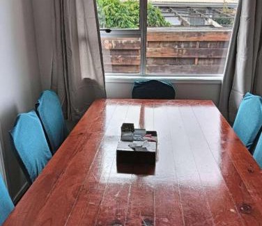 Selwyn Heights House | Served 3-Bedroom House A including 5 Double Beds, 1 Single Bed, and 2 King Sofa Beds