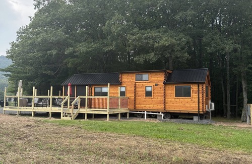 Weikert Cabin | Seven Mtn Vista FirePit Hammock Deck Private