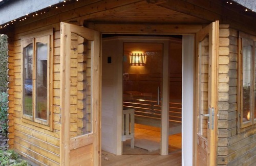 Balesfeld House | Seven Senses Eifel - holiday home, 10 beds, table football/darts and more