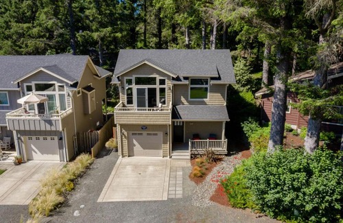 Tolovana Park House | Seven Spruce by AvantStay Cute Cottage w Yard 10 Mins to Tolovana Beach State Park