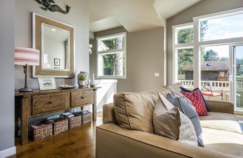 Tolovana Park House | Seven Spruce by AvantStay Cute Cottage w Yard 10 Mins to Tolovana Beach State Park