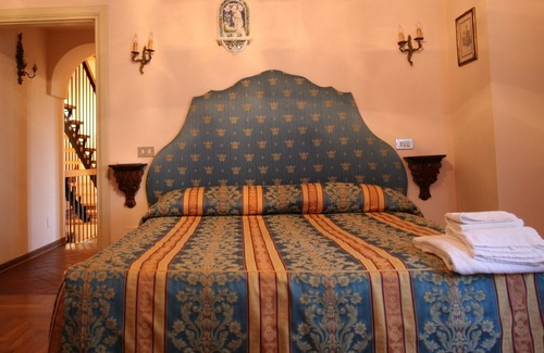 Impruneta House | Seventeenth Century Villa 4 Miles Away from Downtown Florence! Pool, A/C, WiFi