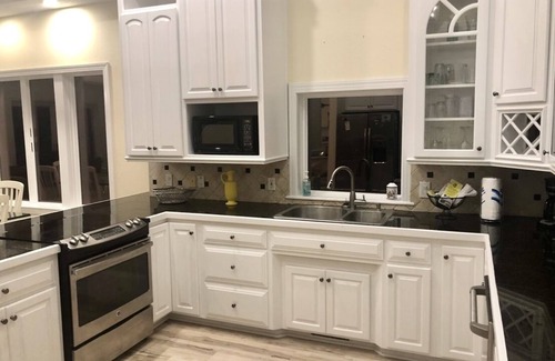 Treasure Beach Village House | SGI Beachfront Hm, 4 Bdrm 3 Bath Sleeps 13 prvt beach n pool 40% off 7/26 - 8/2