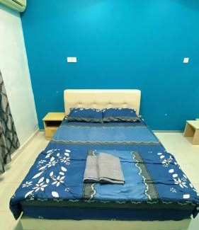 Kampung Padang Behor House | SH-StayHere with 3 bedroom and 2 bathroom