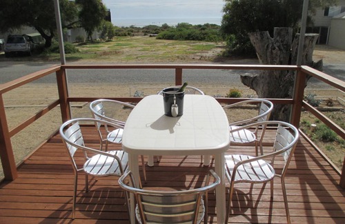 Muloowurtie House | Shack 93 Beach access across the road!