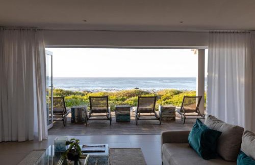 Shelley Point Villa | Shades of Blue