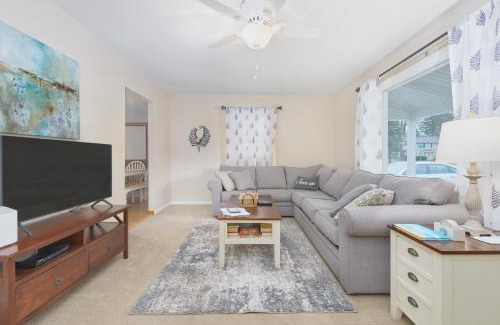 South Haven House | Shady Nook- Lake Michigan - Pet Friendly