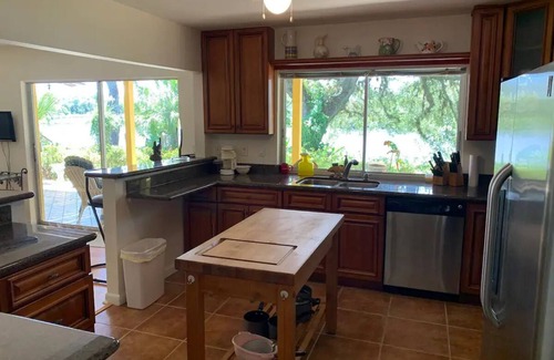 LaBelle House | Shady Oaks River House 4-bedroom with a Dock in enchanting LaBelle