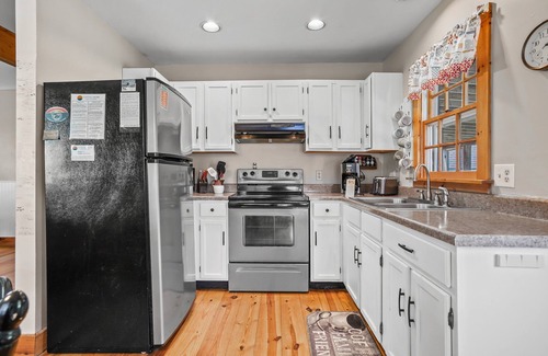 Piney Island House | Shady Side - Water access, screened porch!