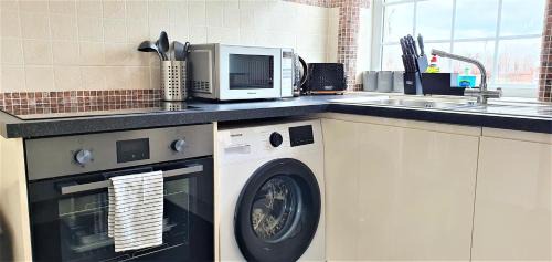 Northampton Apartment | Shakespeare Views - Modern Northampton Apartment