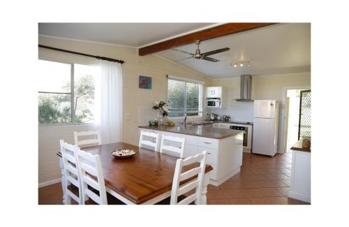 Wongaling Beach House | Shalom by the Sea