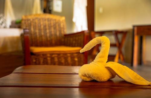 Divundu Cabin | Shametu River Lodge