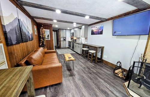 Snowshoe House | Shamrock 73 - 2br/2ba - Pet Friendly - Fully Renovated!