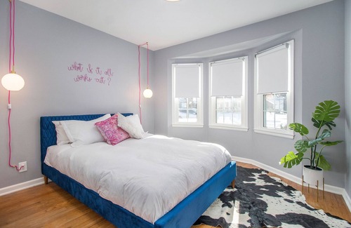 South Bend House | Shamrock Sanctuary walkable to Notre Dame 1.5 mi