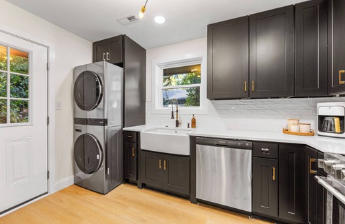 Charlotte House | Shamrock Stunner - Newly Renovated - Pet Friendly - Minutes to Midwood, NoDa, UT