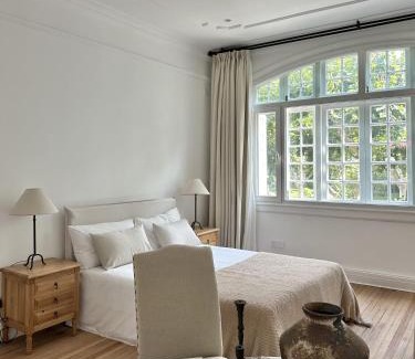 Xuhui Apartment | Shanghai Hills& Art Suite 17 - Near Line 1, 10 & 12 South Shanxi Road Metro