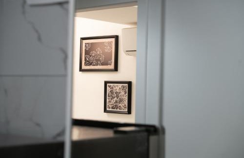 Huaihai Road Commercial Area Apartment | Shanghai Hills & Serendipity Xiaoman Two Beds Jing'an Temple