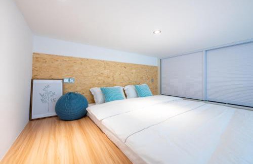 Minhang Apartment | Shanghai Hills&XING 132 Family Homestay with 2 Bedrooms Near Mid Huaihai Rd and Metro Line 1&14