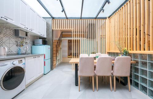 Minhang Apartment | Shanghai Hills&XING 132 Family Homestay with 2 Bedrooms Near Mid Huaihai Rd and Metro Line 1&14