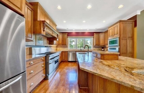 Penhook House | Shangri-la Beautiful setting, beautiful upscale home