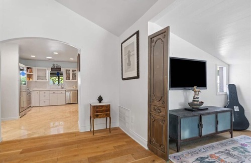 North Loop House | Shangri-La with Pool in Charming Hyde Park