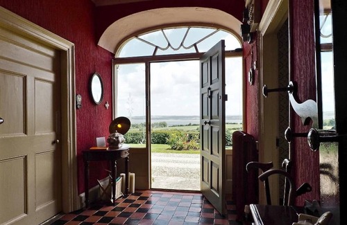 Labasheeda House | Shannon View 3-Bed Farm House with Private Parking