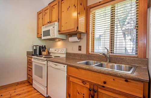 Sunriver House | SHARC/REC access, Heart of Sunriver Cabin, Sleeps 8.