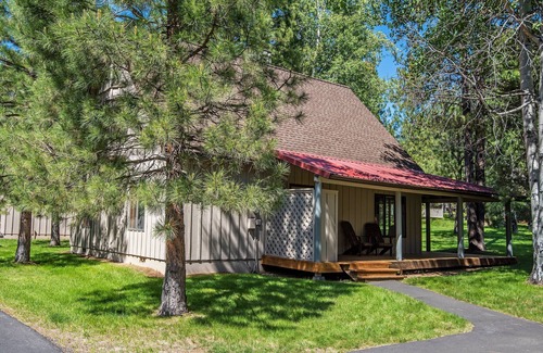 Sunriver House | SHARC/REC access, Heart of Sunriver Cabin, Sleeps 8.