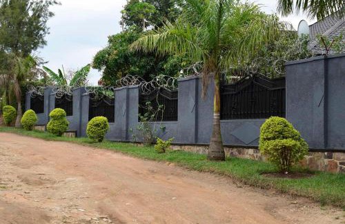 Kigali Villa | Shared Home in Kibagabaga 3 Guest Rooms 1 Ensuite and 2 with Shared Bath